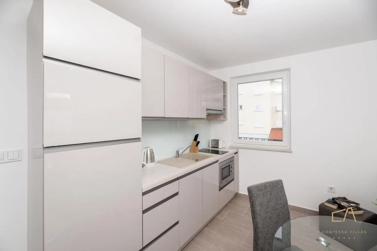 Apartments Iskra مالينسكا 4*,