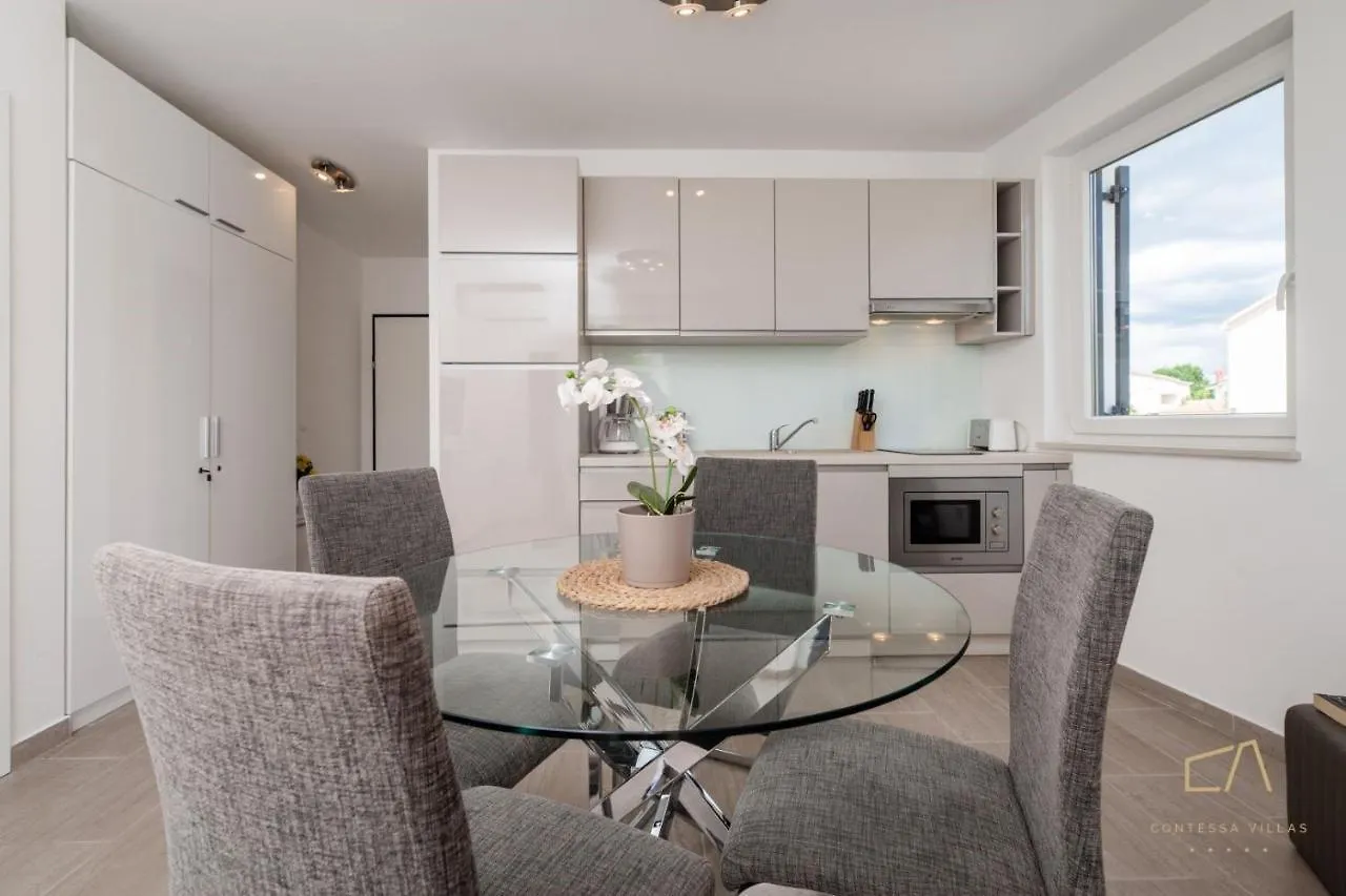 بيت ضيافة Apartments Iskra مالينسكا