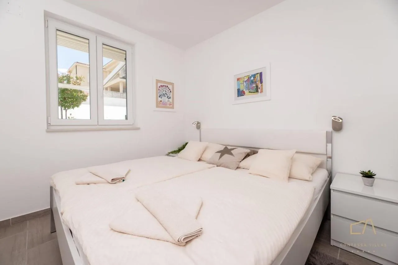 Apartments Iskra مالينسكا بيت ضيافة