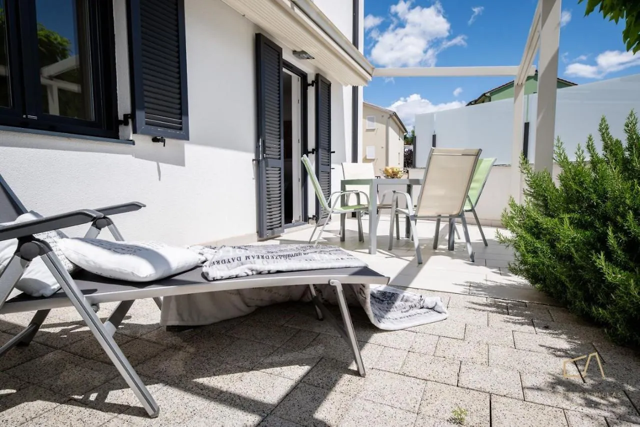 Apartments Iskra مالينسكا 4*,  كرواتيا