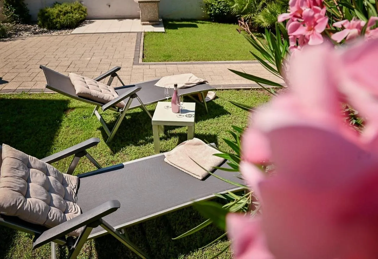 Apartments Iskra مالينسكا 4*,  كرواتيا