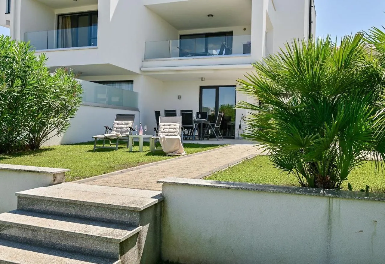 Apartments Iskra مالينسكا بيت ضيافة